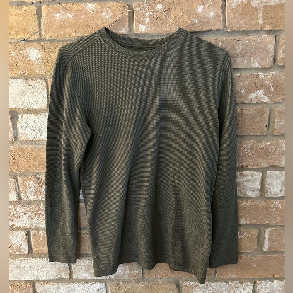 Magellan Outdoors Forest Green Long Sleeve Tee. Size Men’s small.